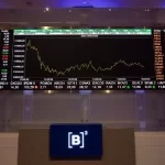 Ibovespa fecha último pregão acima dos 125 mil pontos